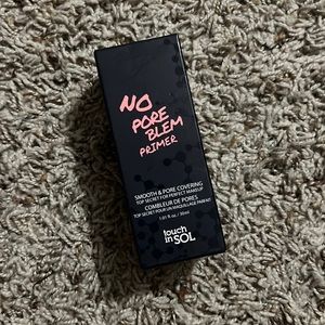 NWT Touch in SOL, No Pore Blem Primer